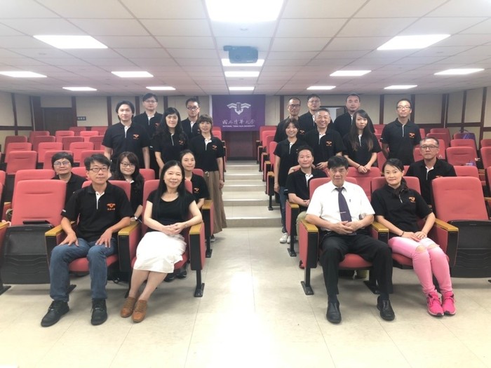 清大金門首屆經營管理碩士在職學位班(MBA)乙組舉行開學典禮(前排右二 李金振總監、前排左二李傳楷主任)。